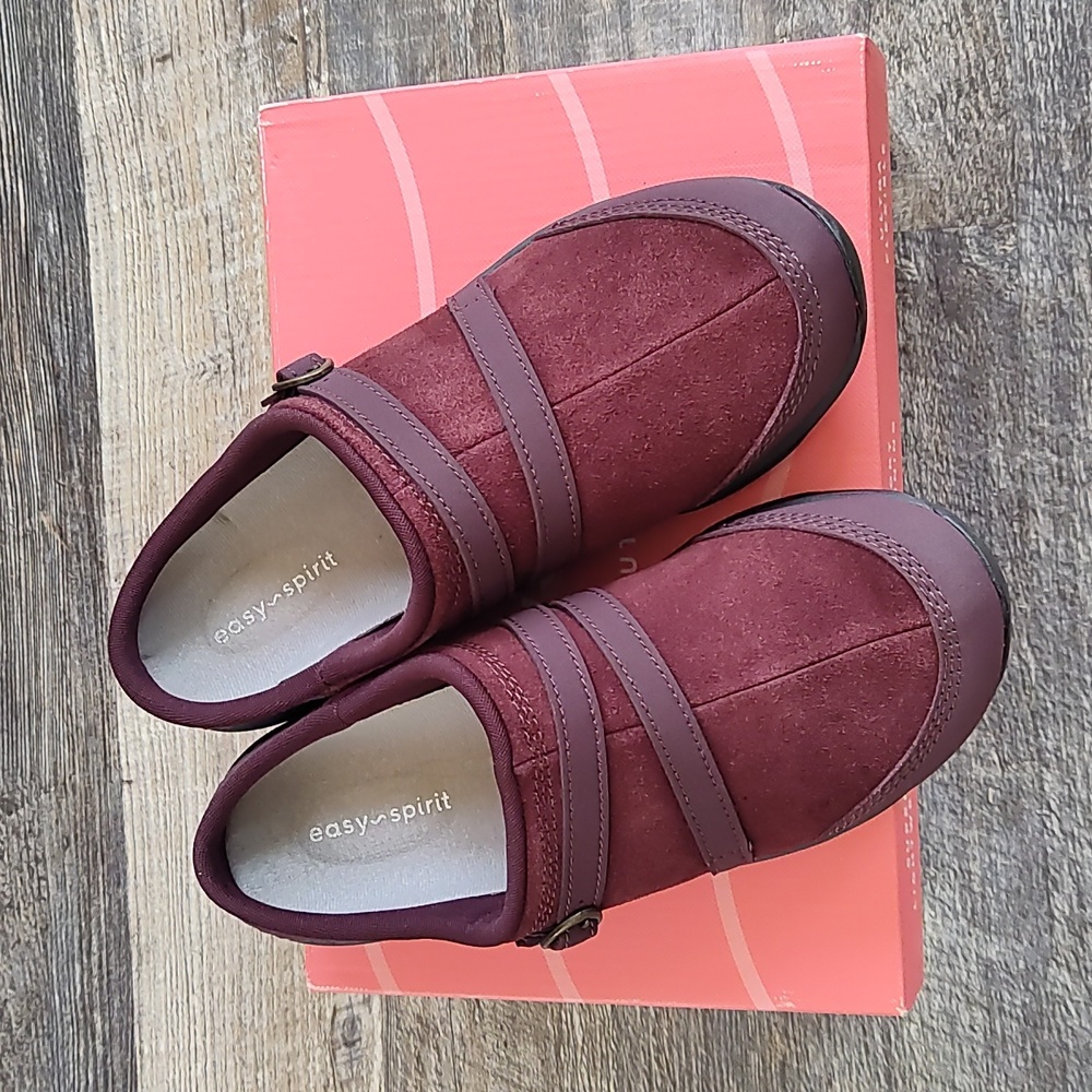 Easy Spirit women's clogs-NEW
